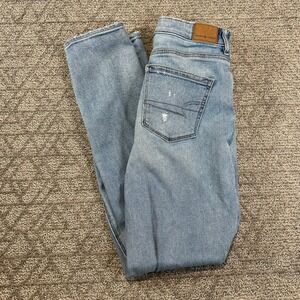 American Eagle Mom Jeans Women's Size‎ 4 X-Long Light Wash Distressed Denim